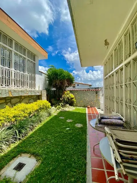 Casa (Multipes Niveles) en Venta en Prados del Este, Distrito Metropolitano - 5