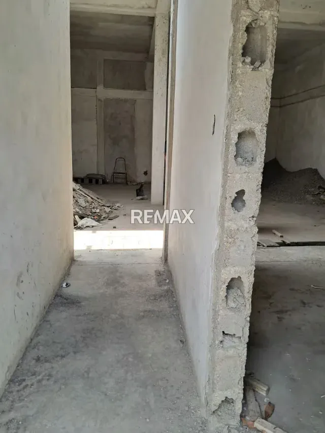 En venta local de 108 m² en obra gris con platabanda en zona centro oeste - 2