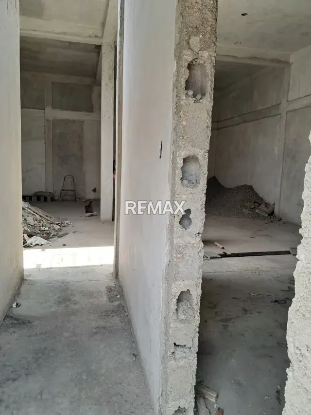 En venta local de 108 m² en obra gris con platabanda en zona centro oeste - 3