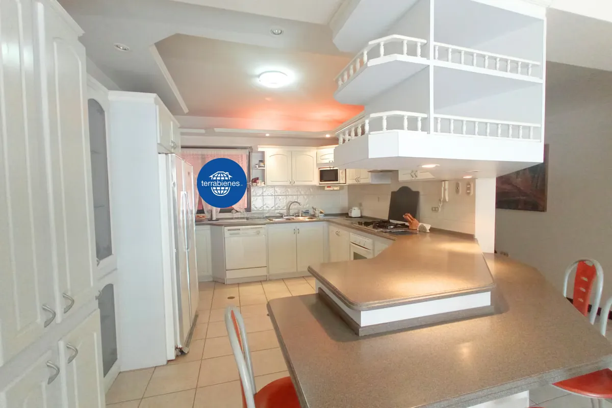 Cómodo apartamento en Res. Los Geranios (Av. Las Américas) - 6