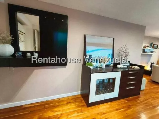 Apartamento (1 Nivel) en Venta en Colinas de Bello Monte, Distrito Metropolitano - 2