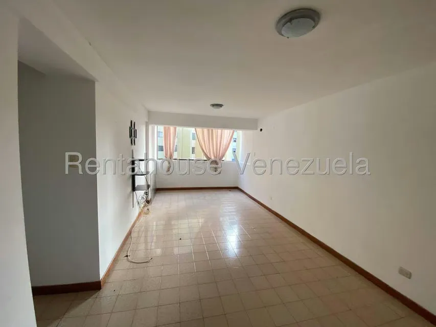 Apartamento (1 Nivel) en Venta en Guaicay, Distrito Metropolitano - 2