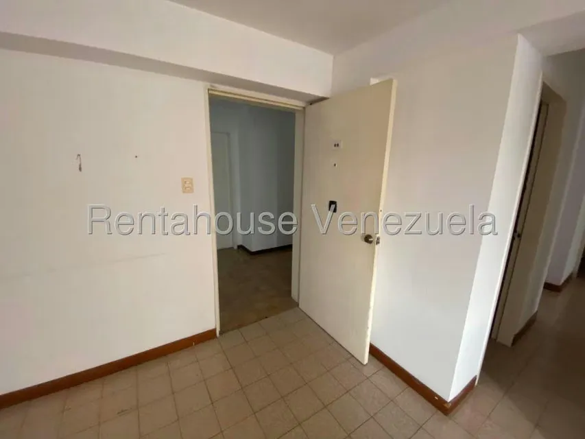 Apartamento (1 Nivel) en Venta en Guaicay, Distrito Metropolitano - 12