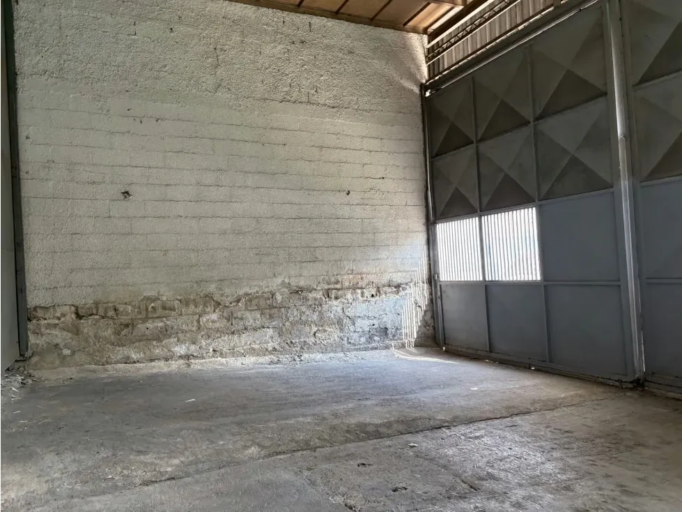 SE VENDE GALPON INDUSTRIAL EN EL LLANITO 1.749 M2 - 2
