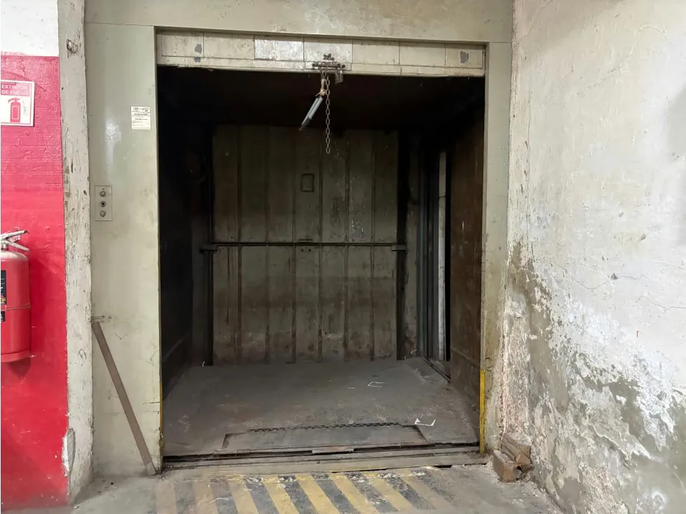 SE VENDE GALPON INDUSTRIAL EN EL LLANITO 1.749 M2 - 13
