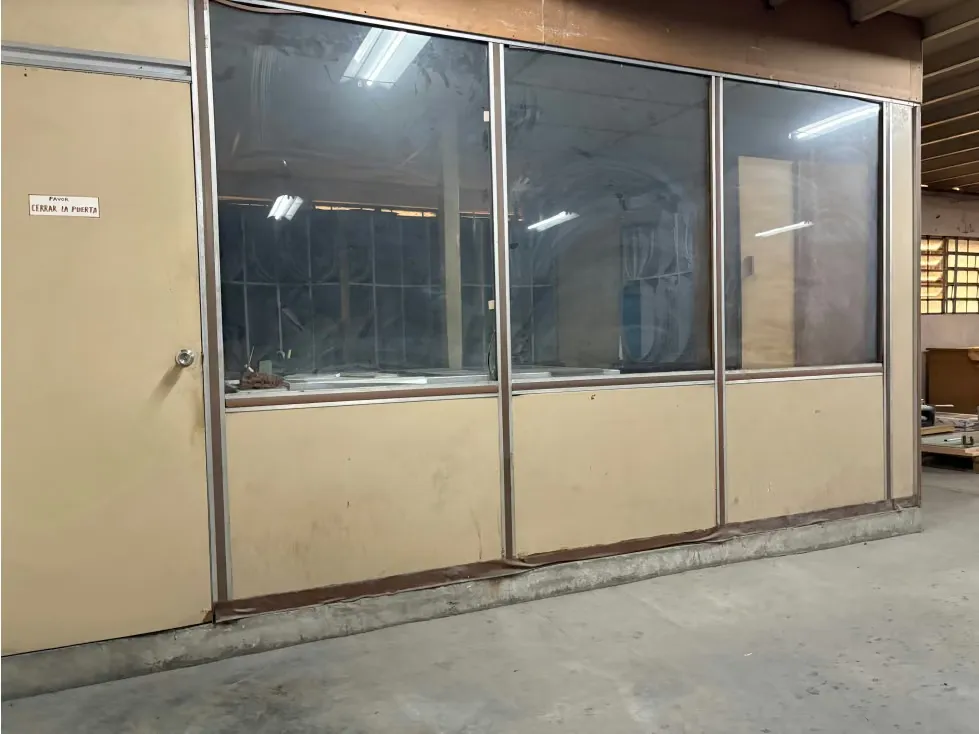 SE VENDE GALPON INDUSTRIAL EN EL LLANITO 1.749 M2 - 18