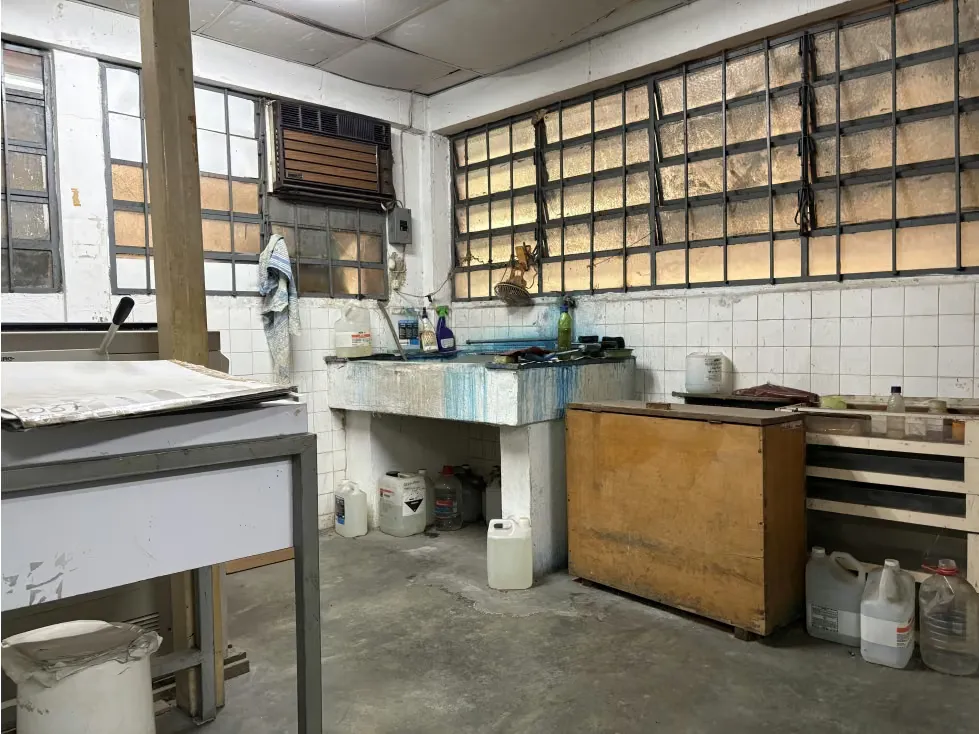 SE VENDE GALPON INDUSTRIAL EN EL LLANITO 1.749 M2 - 22