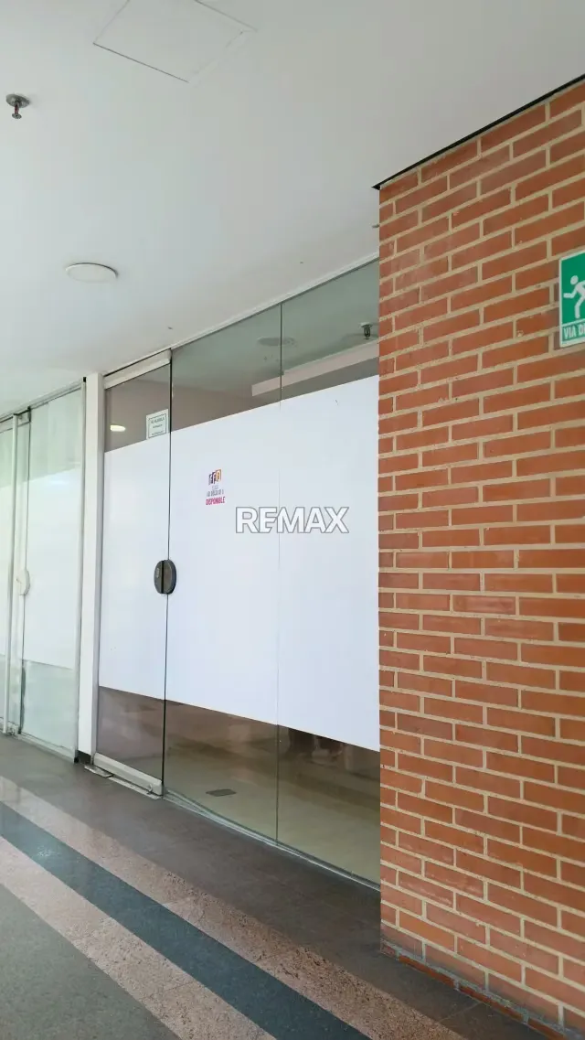 LOCAL COMERCIAL EN ALQUILER CENTRO COMERCIAL PLAZA LAS AMERICAS - 5