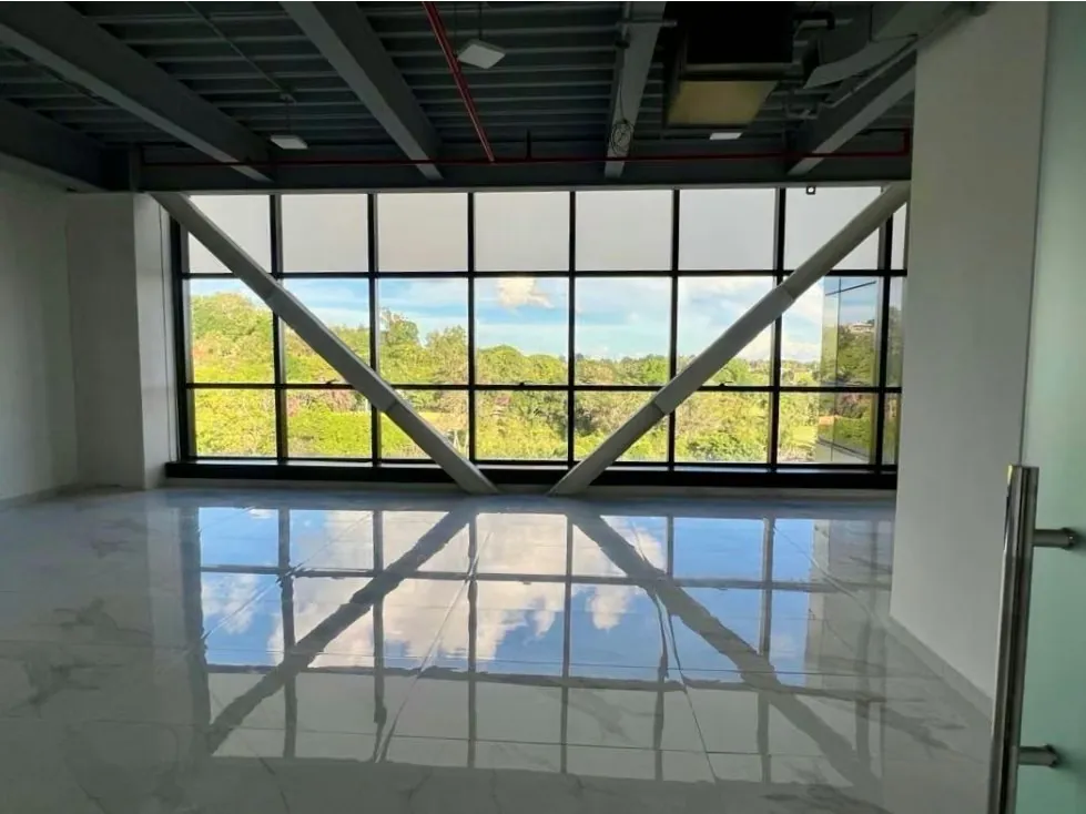 Alquilo oficina 70m2 La Lagunita 9673