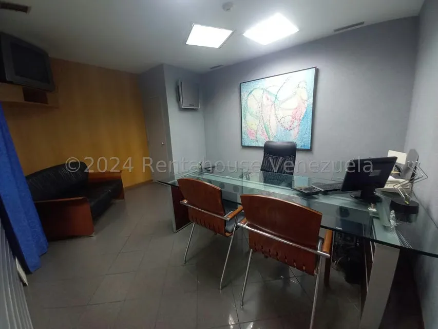 Local Comercial en Venta en Prados del Este, Distrito Metropolitano - 24