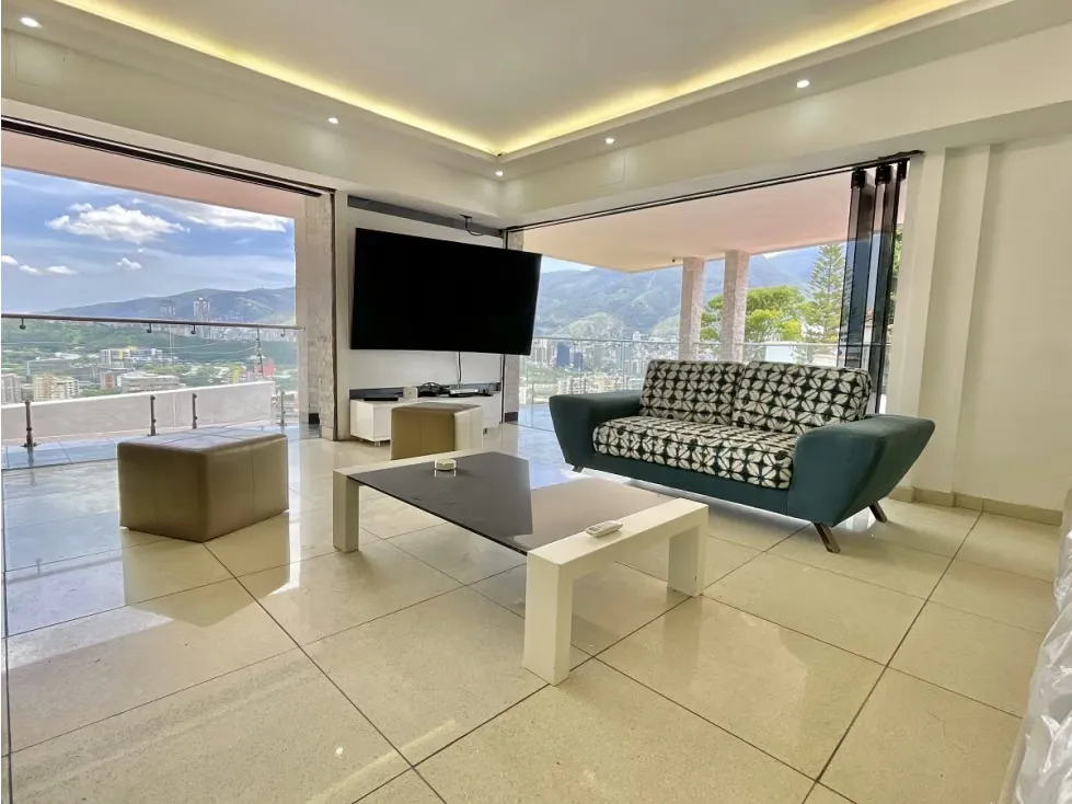 Se vende casa 600 m2 4h+s/3.5b+s/10p Clna de Los Chaguaramos - 2