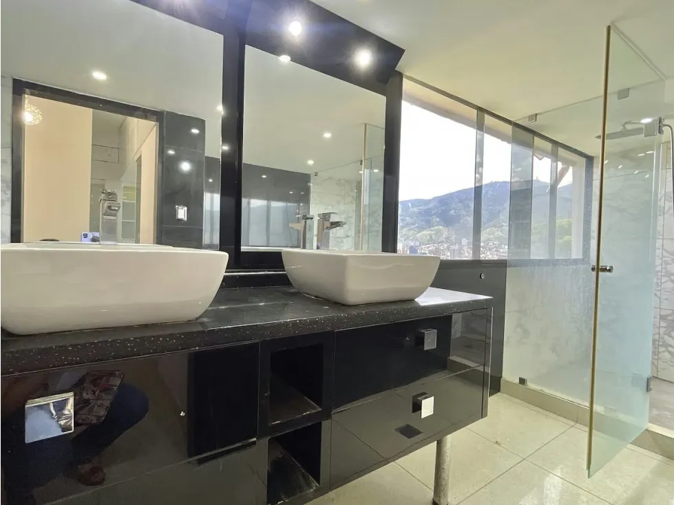 Se vende casa 600 m2 4h+s/3.5b+s/10p Clna de Los Chaguaramos - 12