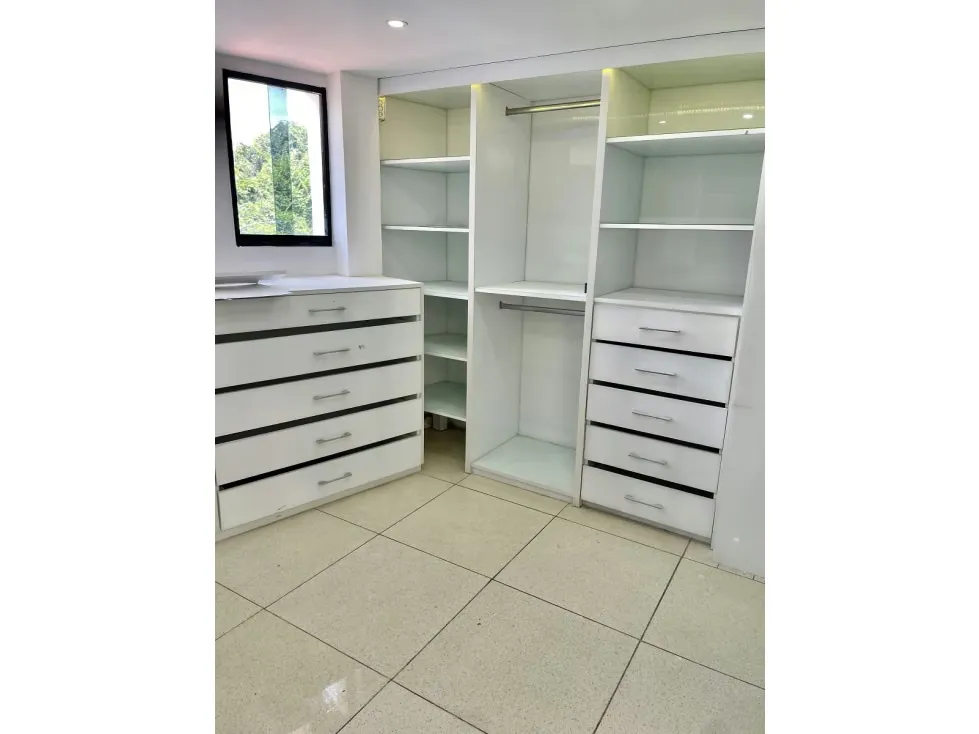 Se vende casa 600 m2 4h+s/3.5b+s/10p Clna de Los Chaguaramos - 13