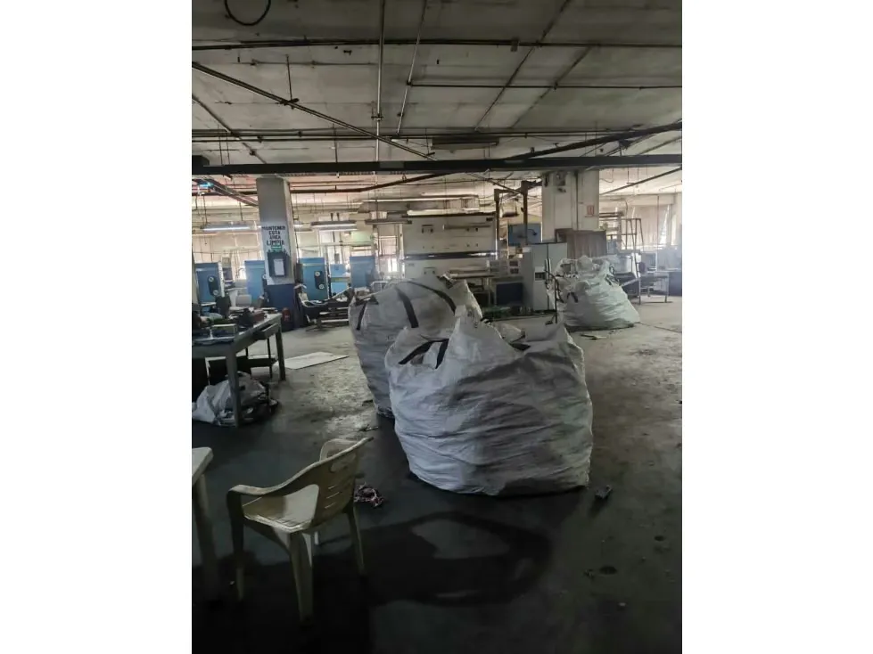 Vendo local comercial c/ galpón 1049m2 Lebrun 2150 - 2