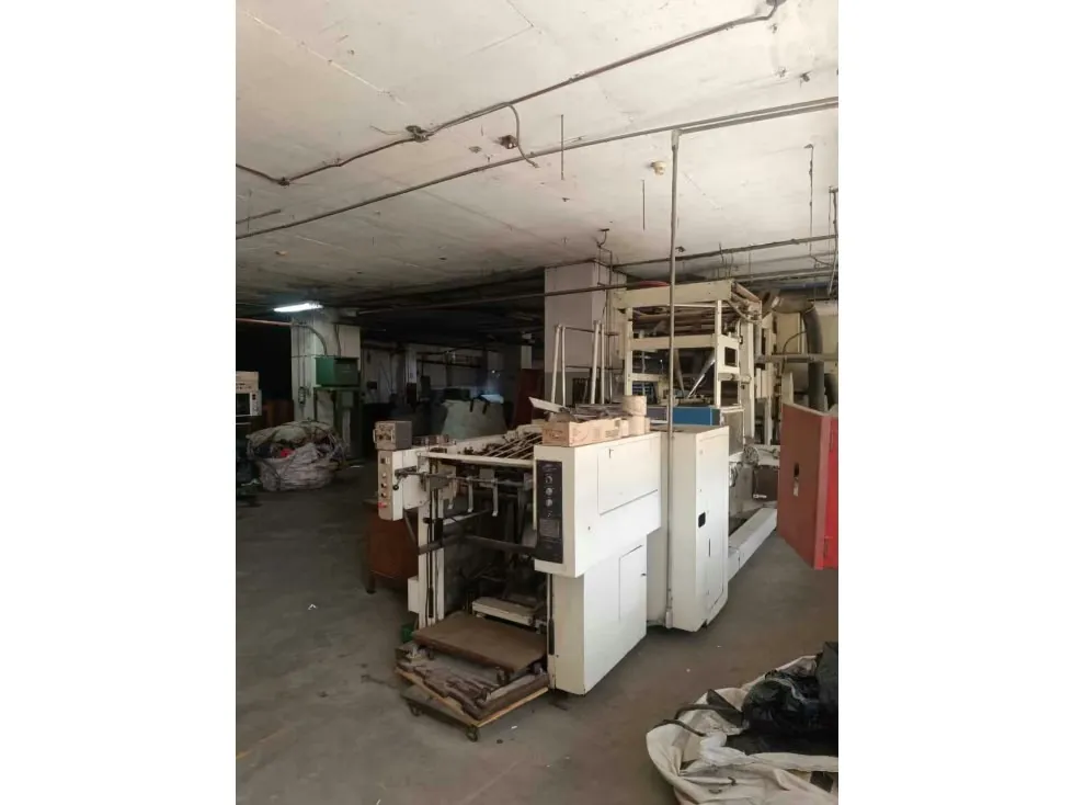 Vendo local comercial c/ galpón 1049m2 Lebrun 2150 - 8