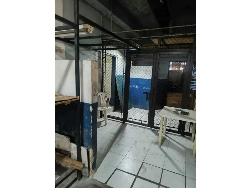Vendo local comercial c/ galpón 1049m2 Lebrun 2150 - 9