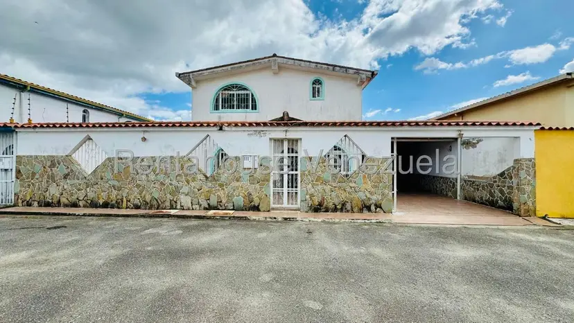 Casa (Duplex) en Venta en La Mora I, Aragua