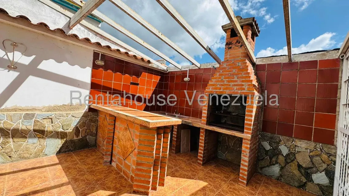 Casa (Duplex) en Venta en La Mora I, Aragua - 12
