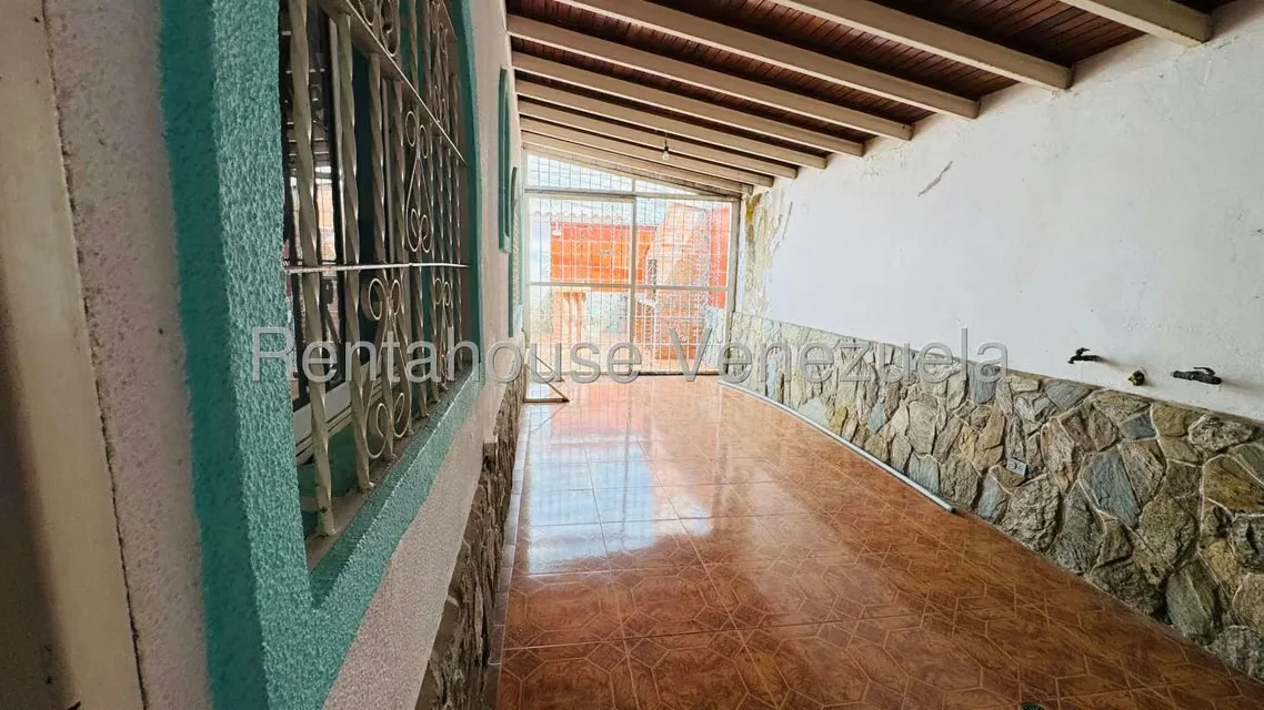 Casa (Duplex) en Venta en La Mora I, Aragua - 27