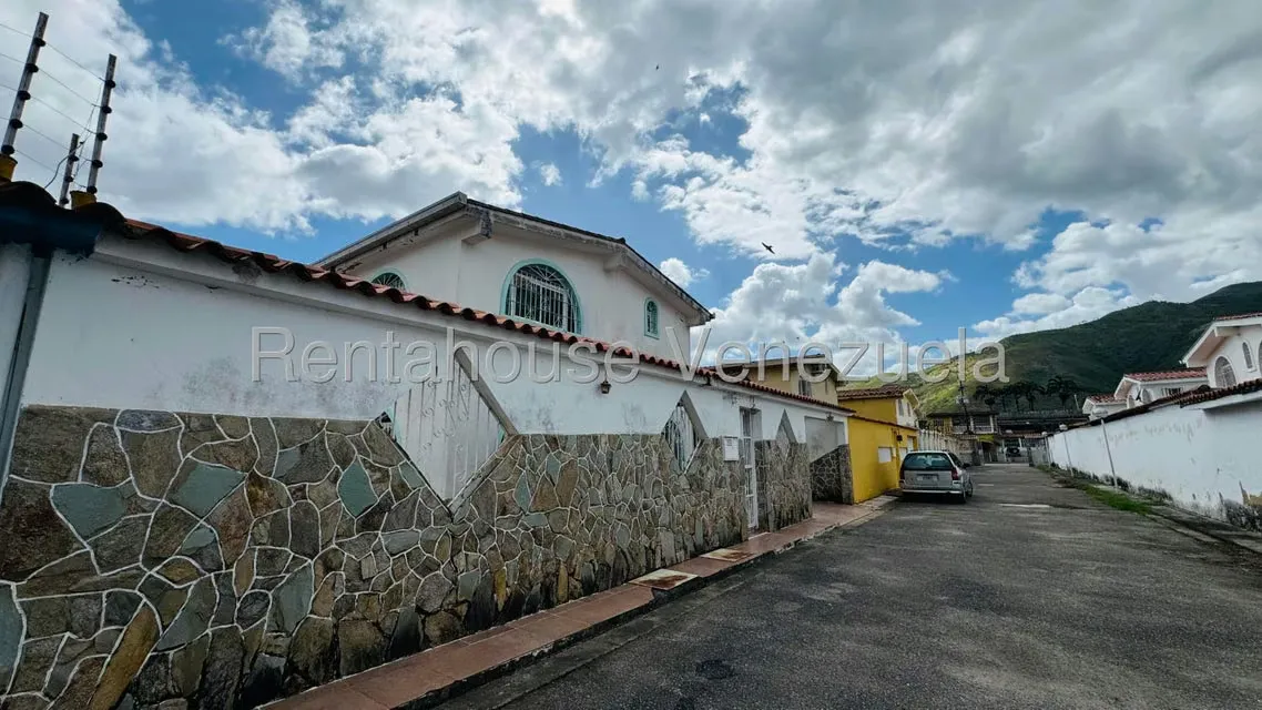 Casa (Duplex) en Venta en La Mora I, Aragua - 32