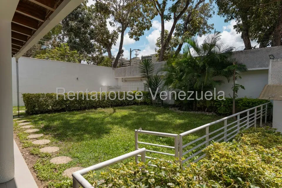 Casa (Duplex) en Venta en Santa Fe Norte, Distrito Metropolitano - 3