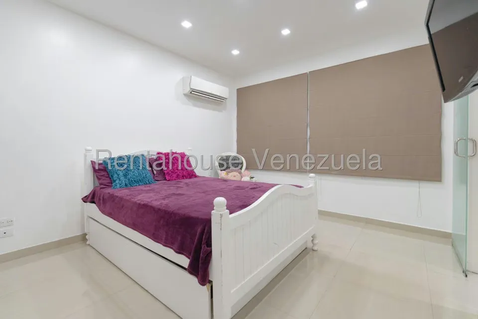 Casa (Duplex) en Venta en Santa Fe Norte, Distrito Metropolitano - 34