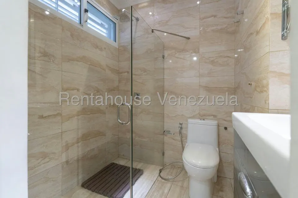 Casa (Duplex) en Venta en Santa Fe Norte, Distrito Metropolitano - 38
