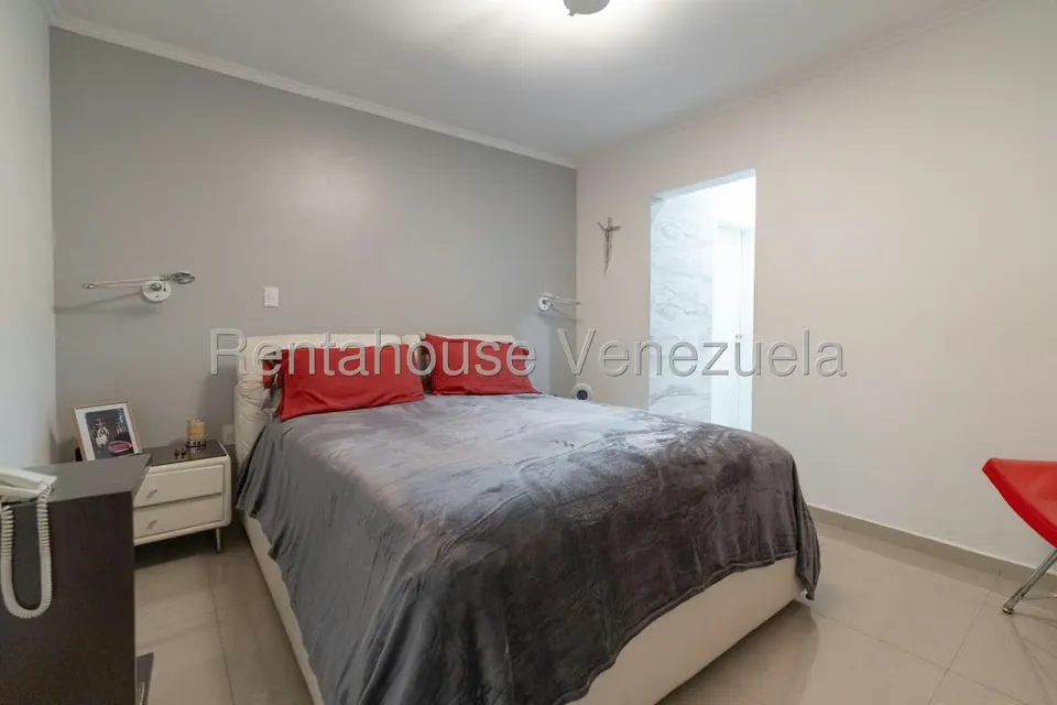 Casa (Duplex) en Venta en Santa Fe Norte, Distrito Metropolitano - 40