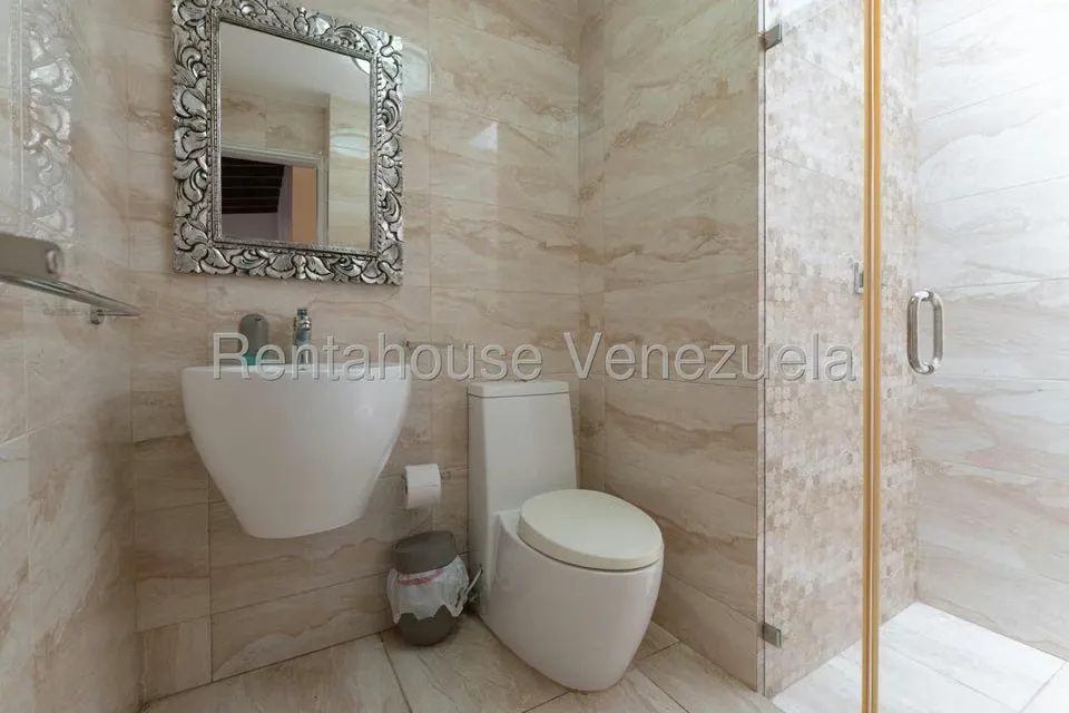 Casa (Duplex) en Venta en Santa Fe Norte, Distrito Metropolitano - 52