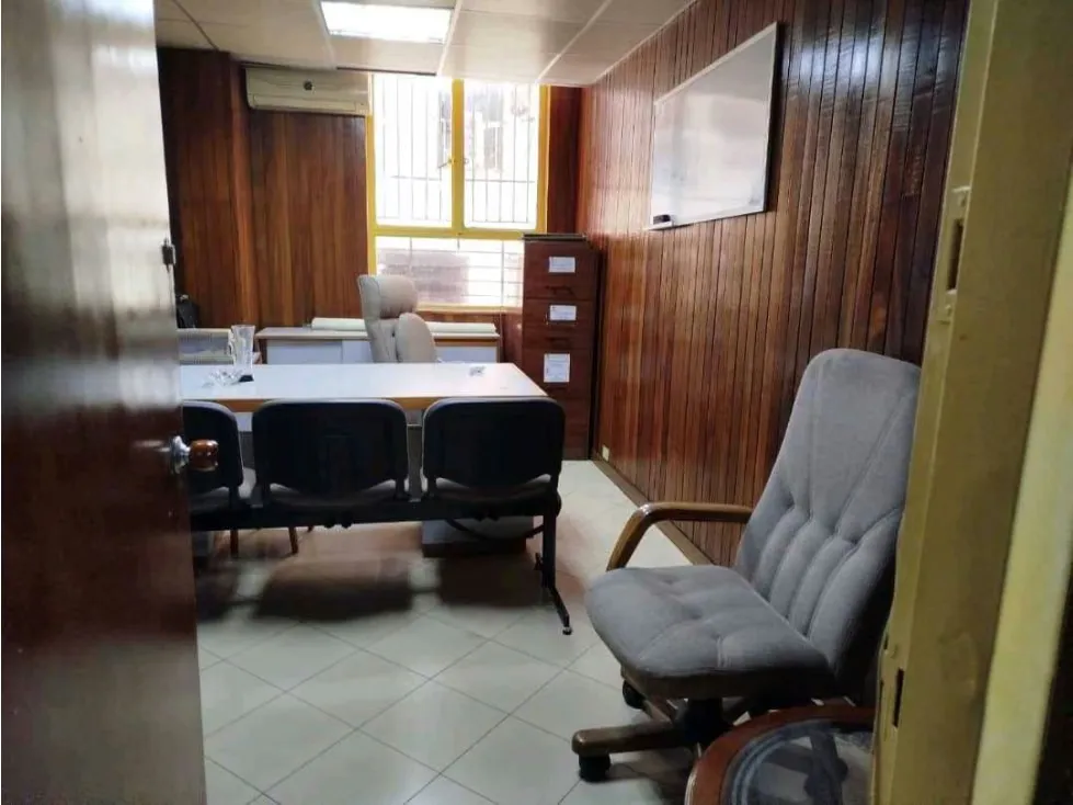 OPORTUNIDAD Oficina de 73m Av Urdaneta, 3 OFC 1 Bañ - 19