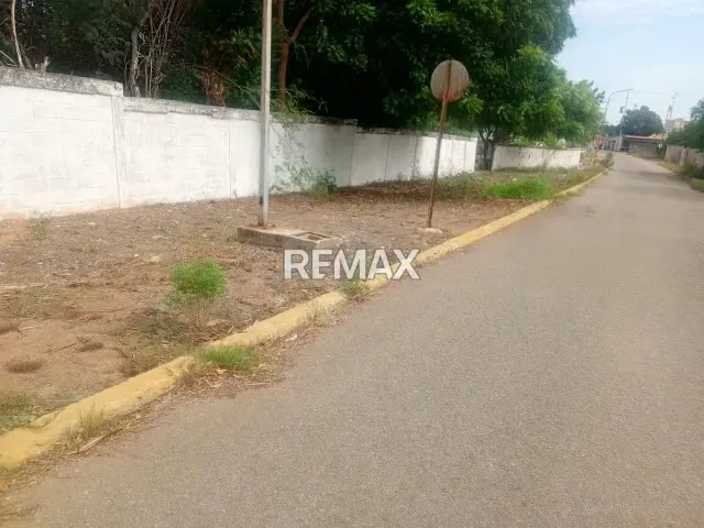 Terreno en venta en Maracaibo Circunvalacion 1 - 3