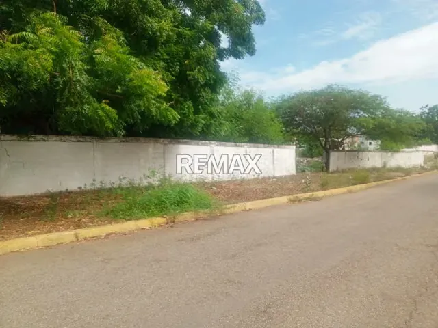 Terreno en venta en Maracaibo Circunvalacion 1 - 4
