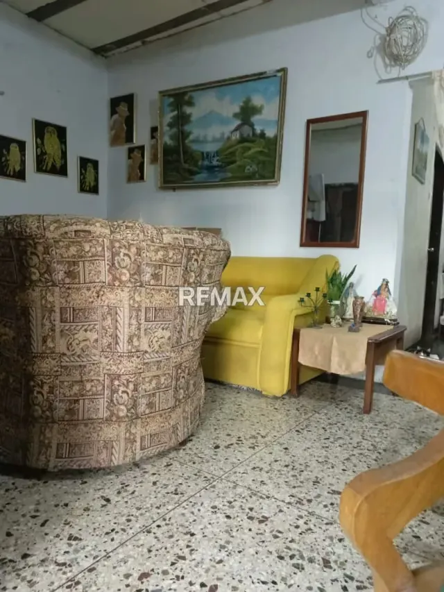 Casa en venta para restaurar con Terreno en el Sector Amparo, Maracaibo - 4