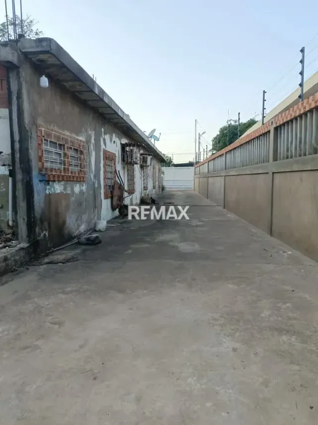Casa en venta para restaurar con Terreno en el Sector Amparo, Maracaibo - 6