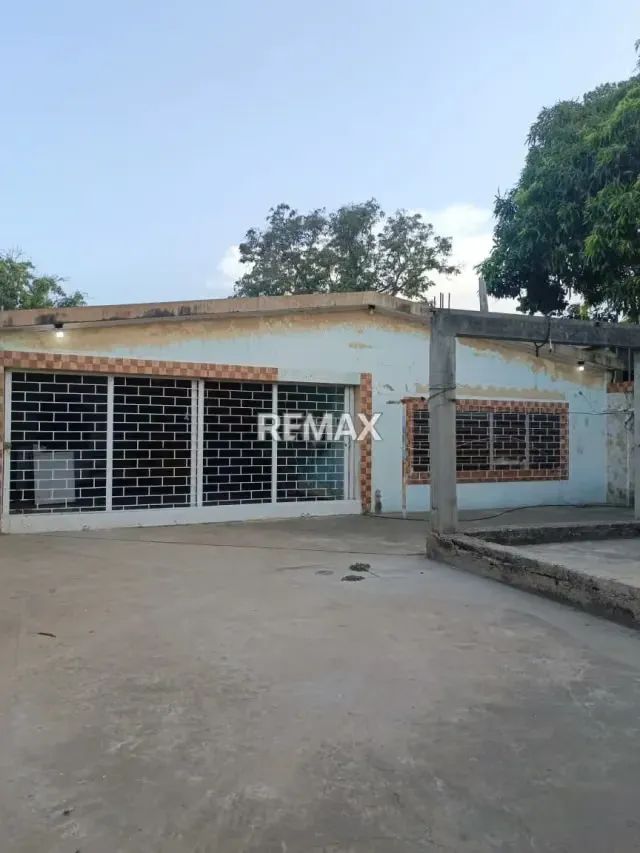Casa en venta para restaurar con Terreno en el Sector Amparo, Maracaibo - 7