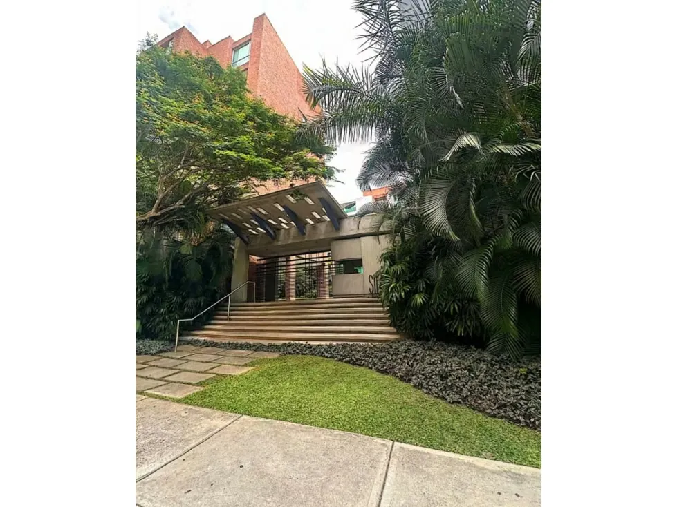 Apartamento en alquiler 131m², campo alegre