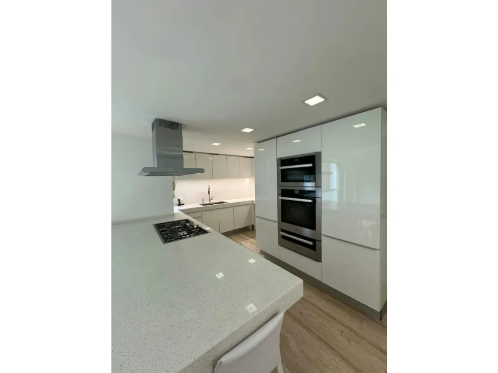 Apartamento en alquiler 131m², campo alegre - 6