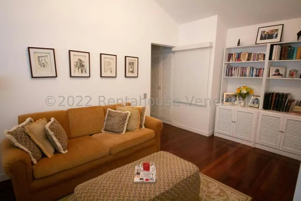 Casa (Multipes Niveles) en Venta en Alto Hatillo, Distrito Metropolitano - 17