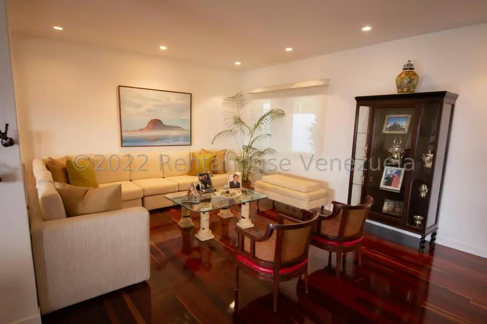 Casa (Multipes Niveles) en Venta en Alto Hatillo, Distrito Metropolitano - 3