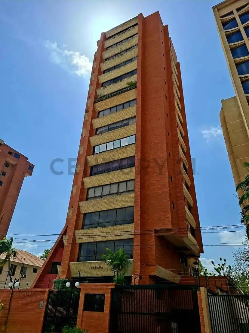 Apartamento en Edf. YOHANA, Tierra Negra. 384mts.