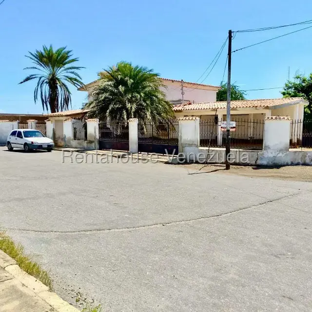 Casa (Duplex) en Venta en Santa Irene, Falcon - 32