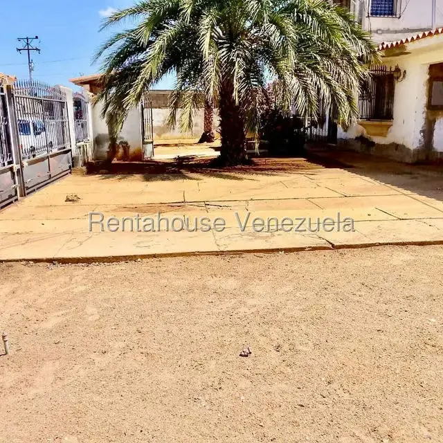 Casa (Duplex) en Venta en Santa Irene, Falcon - 41