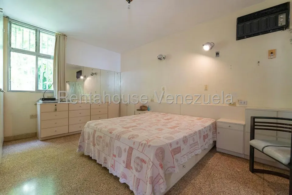 Casa (Duplex) en Venta en El Cafetal, Distrito Metropolitano - 30