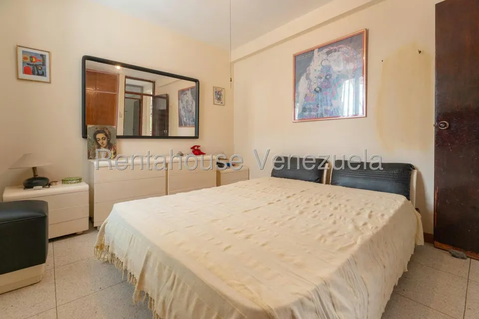 Casa (Duplex) en Venta en El Cafetal, Distrito Metropolitano - 35