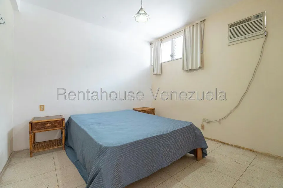Casa (Duplex) en Venta en El Cafetal, Distrito Metropolitano - 37