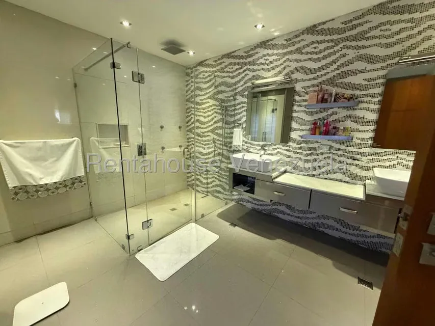 Casa (Duplex) en Venta en Llano Alto, Portuguesa - 43