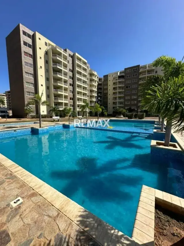 ¡APARTAMENTO EN ALQUILER!