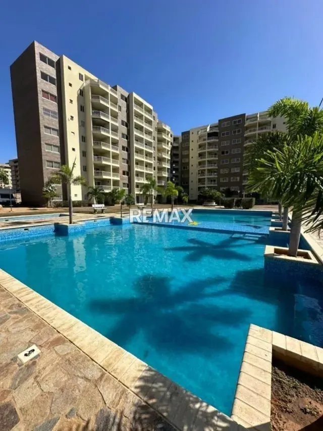 ¡APARTAMENTO EN ALQUILER!