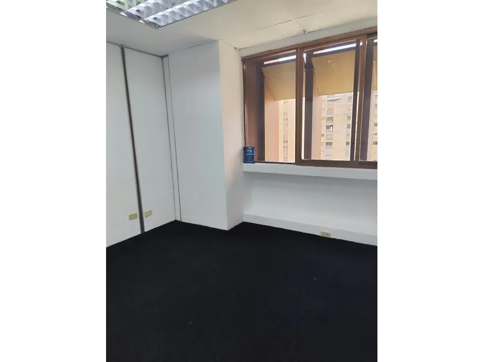OFC 80MT2 ALQUILER CALLE CAPITOLIO AV. FCO DE MIRANDA - 14