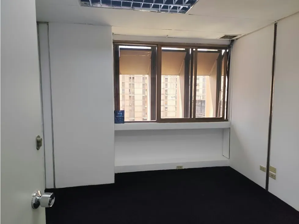 OFC 80MT2 ALQUILER CALLE CAPITOLIO AV. FCO DE MIRANDA - 7